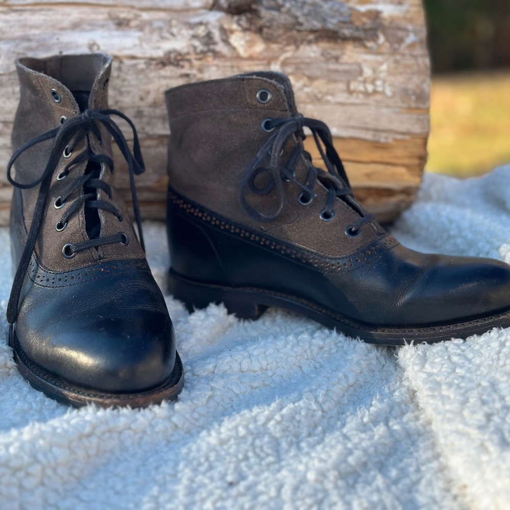 Wolverine Women's 1000 Mile Boot Leather 7.5 Medium